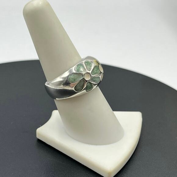 Chateau d’argent Jewelry - Chateau D'Argent C^A Sterling Green Cream Enamel Petal Flower Dome Ring sz 8.25